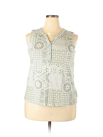 Croft & Barrow Plus Sleeveless Henley (view 1)