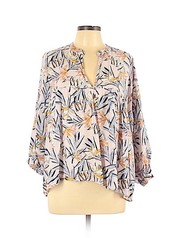 Finn & Grace 3/4 Sleeve Blouse (view 1)