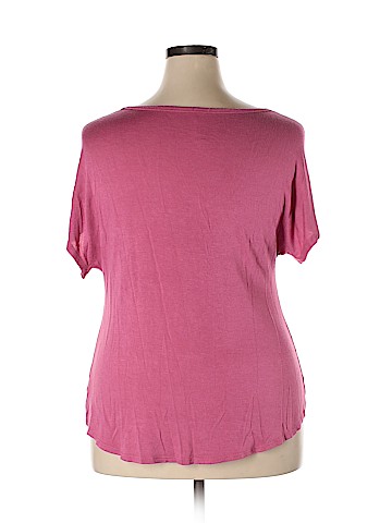 No Boundaries Short Sleeve Top (view 2)