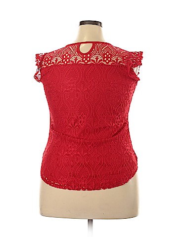 No Boundaries Short Sleeve Top (view 2)