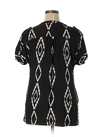 Pleione Short Sleeve Blouse (view 2)