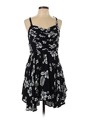 Urban Outfitters Casual Dress (view 1)