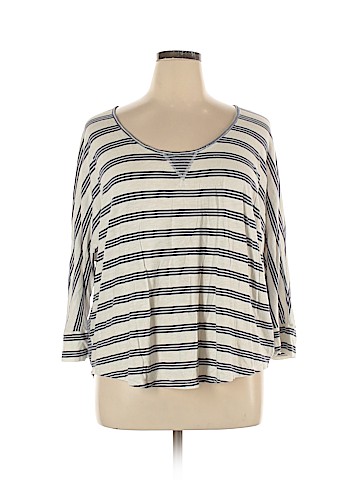 Old Navy 3/4 Sleeve Top (view 1)