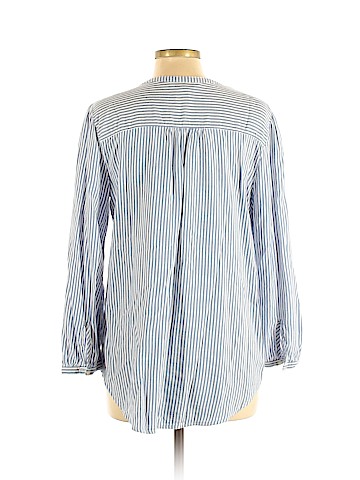 Old Navy Long Sleeve Button-Down Shirt (view 2)