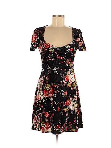 Urban Outfitters Casual Dress (view 1)