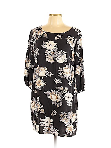 Old Navy Casual Dress (view 1)