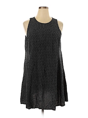 Old Navy Casual Dress (view 1)