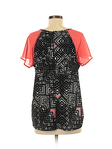 Romeo & Juliet Couture Short Sleeve Blouse (view 2)