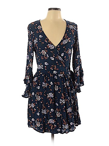 American Eagle Outfitters Casual Dress (view 1)