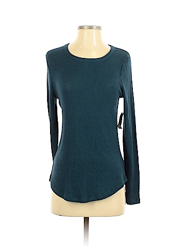 Old Navy Long Sleeve T-Shirt (view 1)