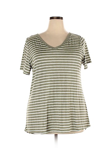 Lularoe Short Sleeve T-Shirt (view 1)