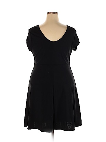 Old Navy Casual Dress (view 2)