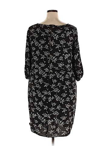 Old Navy Casual Dress (view 2)