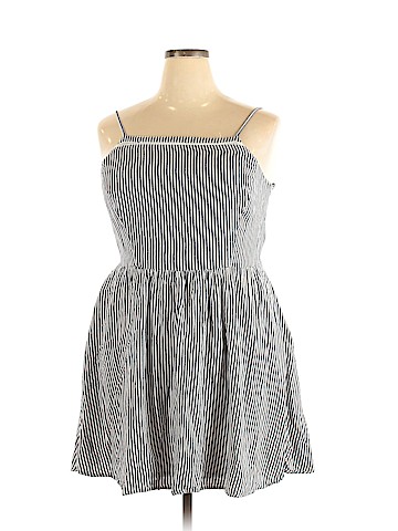 Old Navy Casual Dress (view 1)