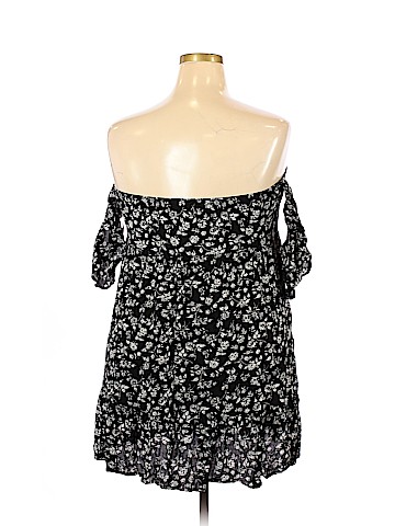 Mossimo Supply Co. Casual Dress (view 2)