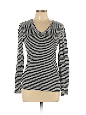 Old Navy Long Sleeve T-Shirt (view 1)