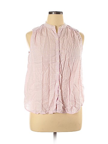 Gap Sleeveless Button-Down Shirt (view 1)