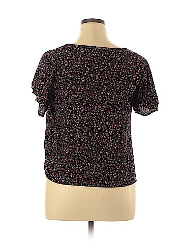 Forever 21 Plus Short Sleeve Blouse (view 2)