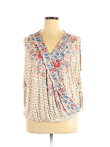 Maurices Short Sleeve Top (view 1)