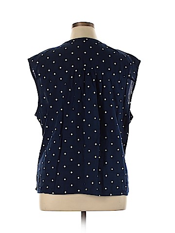 Old Navy Short Sleeve Button-Down Shirt (view 2)