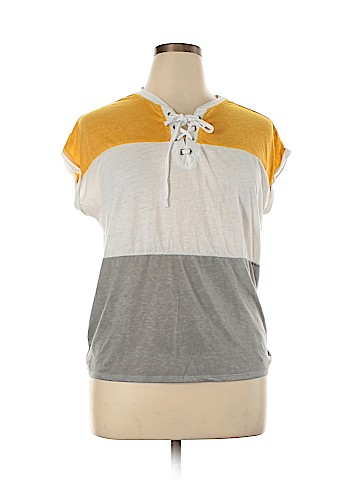 No Boundaries Short Sleeve Top (view 1)