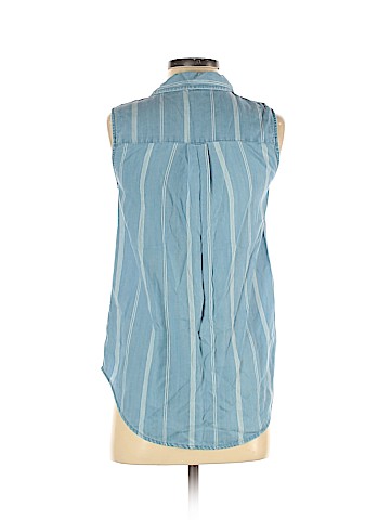 Beach Lunch Lounge Sleeveless Button-Down Shirt (view 2)