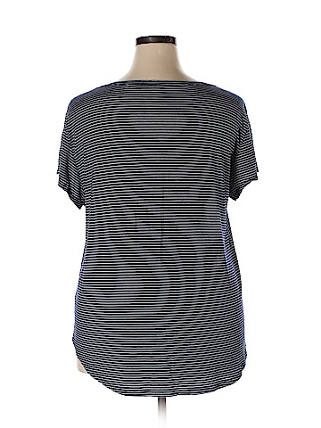 American Eagle Outfitters Short Sleeve T-Shirt (view 2)