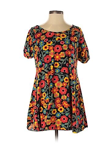 Lularoe Short Sleeve T-Shirt (view 1)