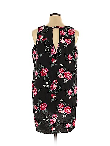 Old Navy Casual Dress (view 2)