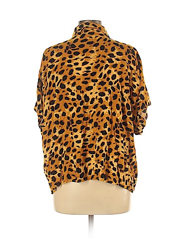 Lularoe Short Sleeve Button-Down Shirt (view 2)