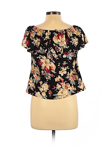 Discreet Sleeveless Top (view 2)