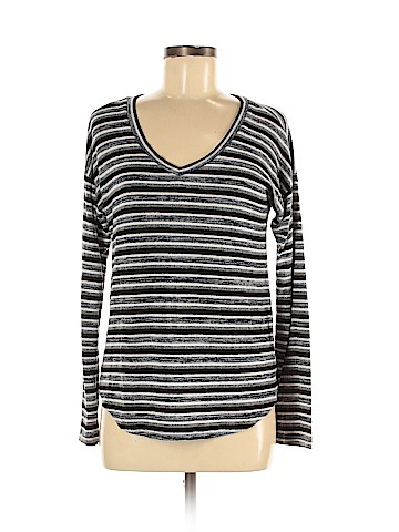 American Eagle Outfitters Pullover Sweater (view 1)