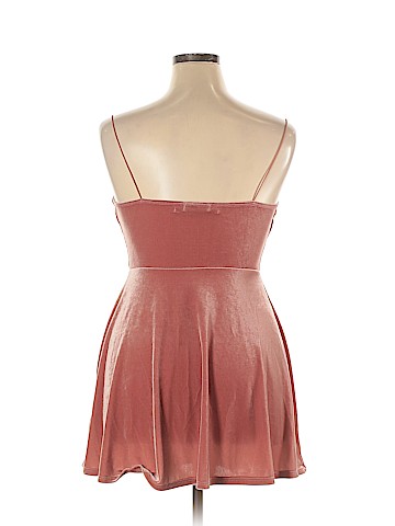 Urban Outfitters Casual Dress (view 2)