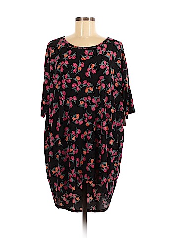 Lularoe Short Sleeve T-Shirt (view 1)