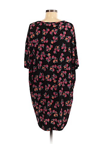 Lularoe Short Sleeve T-Shirt (view 2)