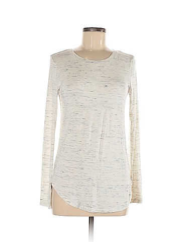 Old Navy Long Sleeve T-Shirt (view 1)