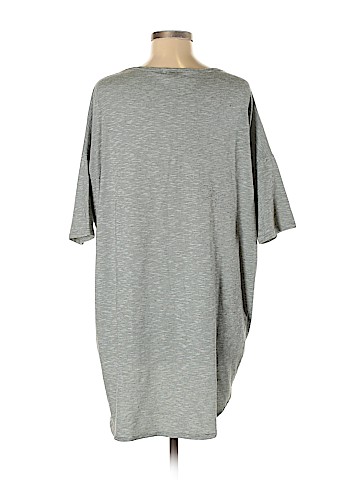 Lularoe Short Sleeve Top (view 2)