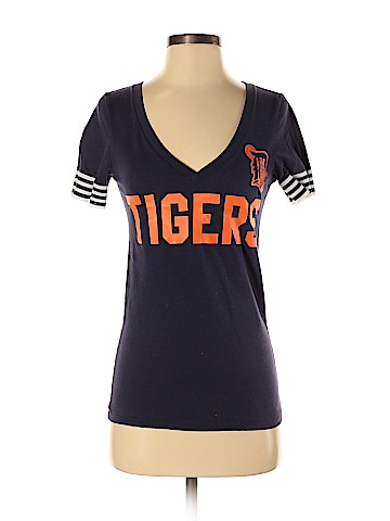 Victoria's Secret Pink Short Sleeve T-Shirt (view 1)