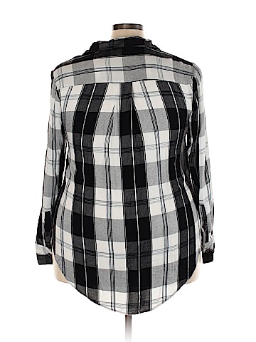 Lane Bryant Long Sleeve Button-Down Shirt (view 2)