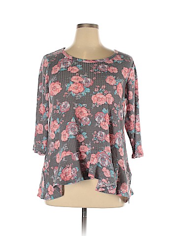 Absolutely Famous 3/4 Sleeve Top (view 1)