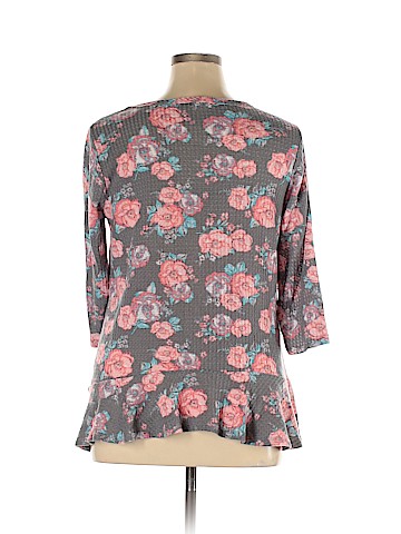 Absolutely Famous 3/4 Sleeve Top (view 2)