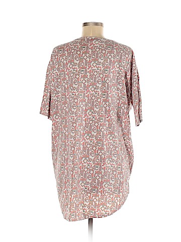 Lularoe Short Sleeve T-Shirt (view 2)