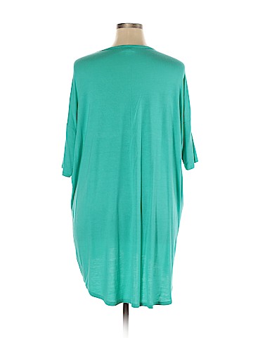 Lularoe Short Sleeve Top (view 2)