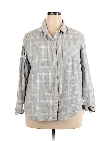 Old Navy Long Sleeve Button-Down Shirt (view 1)