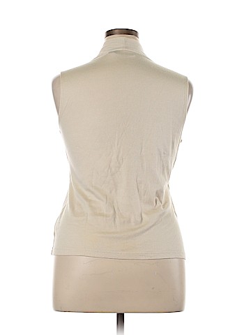Croft & Barrow Sleeveless Top (view 2)