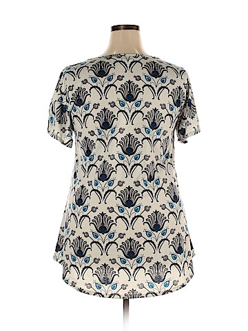 Lularoe Short Sleeve Polo (view 2)