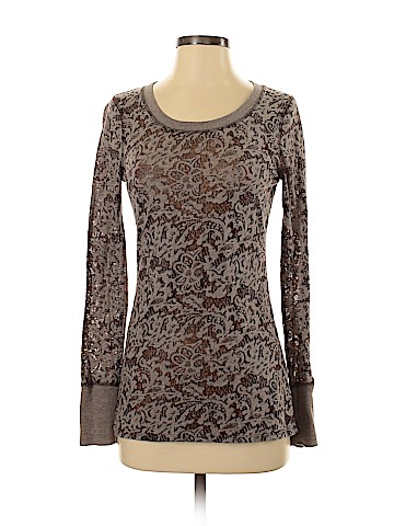 Maurices Long Sleeve T-Shirt (view 1)