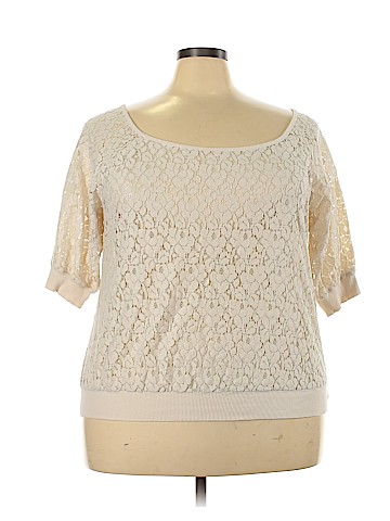 Eyeshadow 3/4 Sleeve Blouse (view 1)