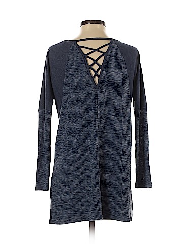 Artistic Works by Lu 3/4 Sleeve Top (view 2)