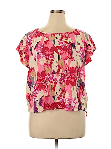 Kenar Short Sleeve Top (view 1)